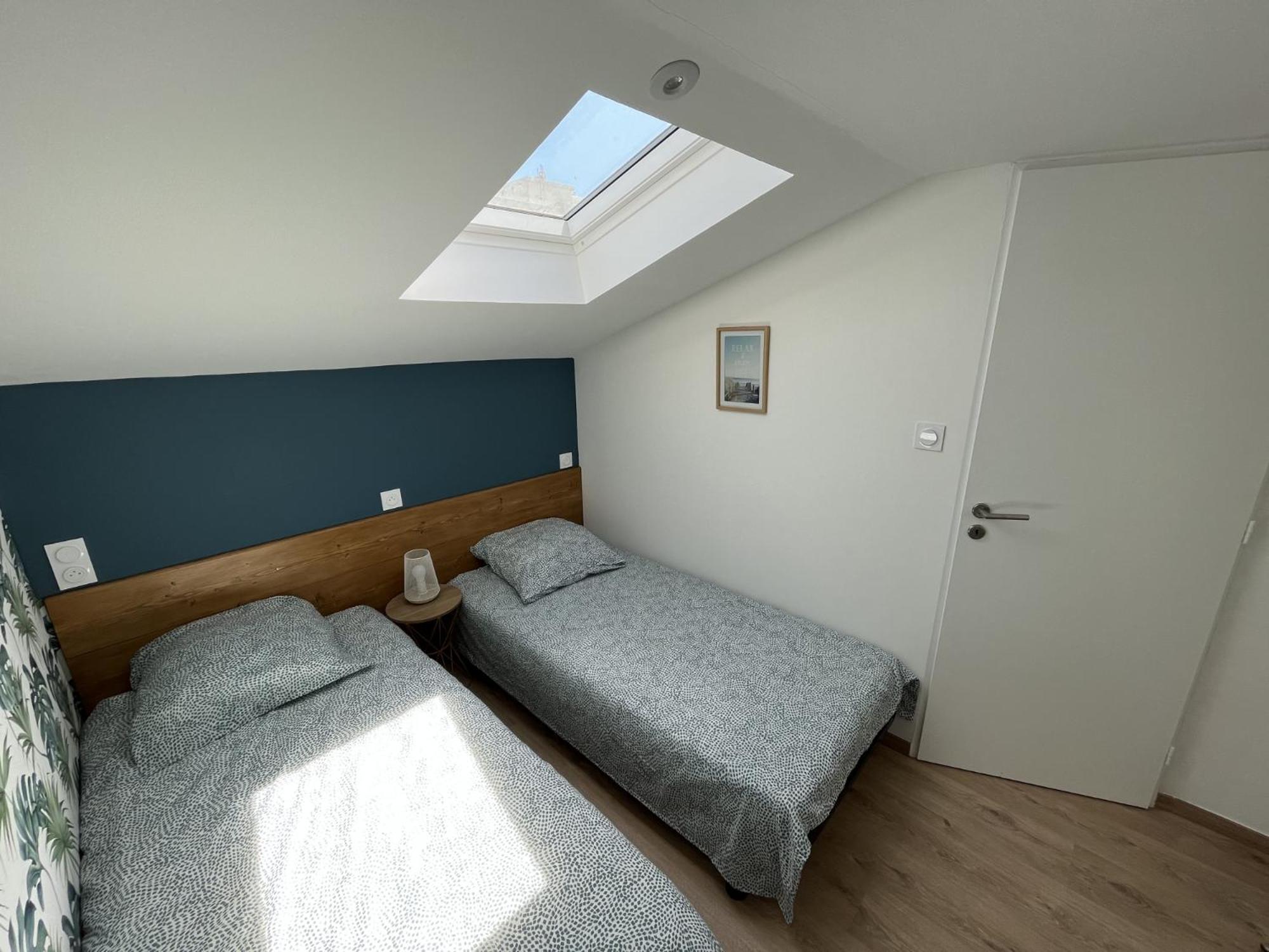 Duplex Centre - 50m De La - Clim - Garage - Netflix Apartment